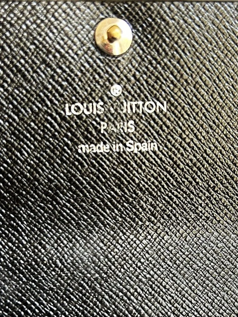 LOUIS VUITTON Epi Sarah Wallet, Black